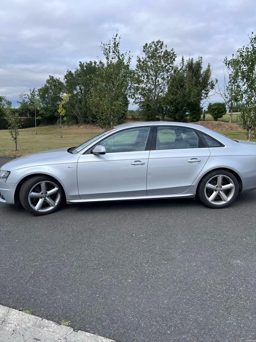 Audi A4 S-Line 2010 - Image 2