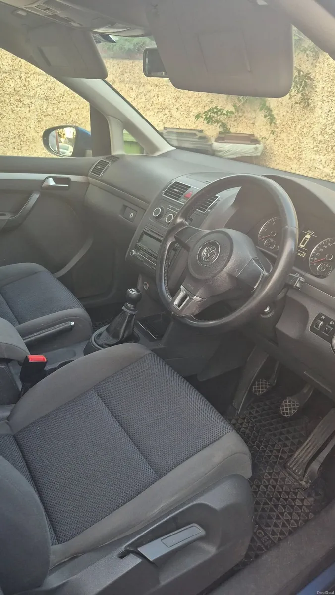 Volkswagen Touran 2012 - Image 4