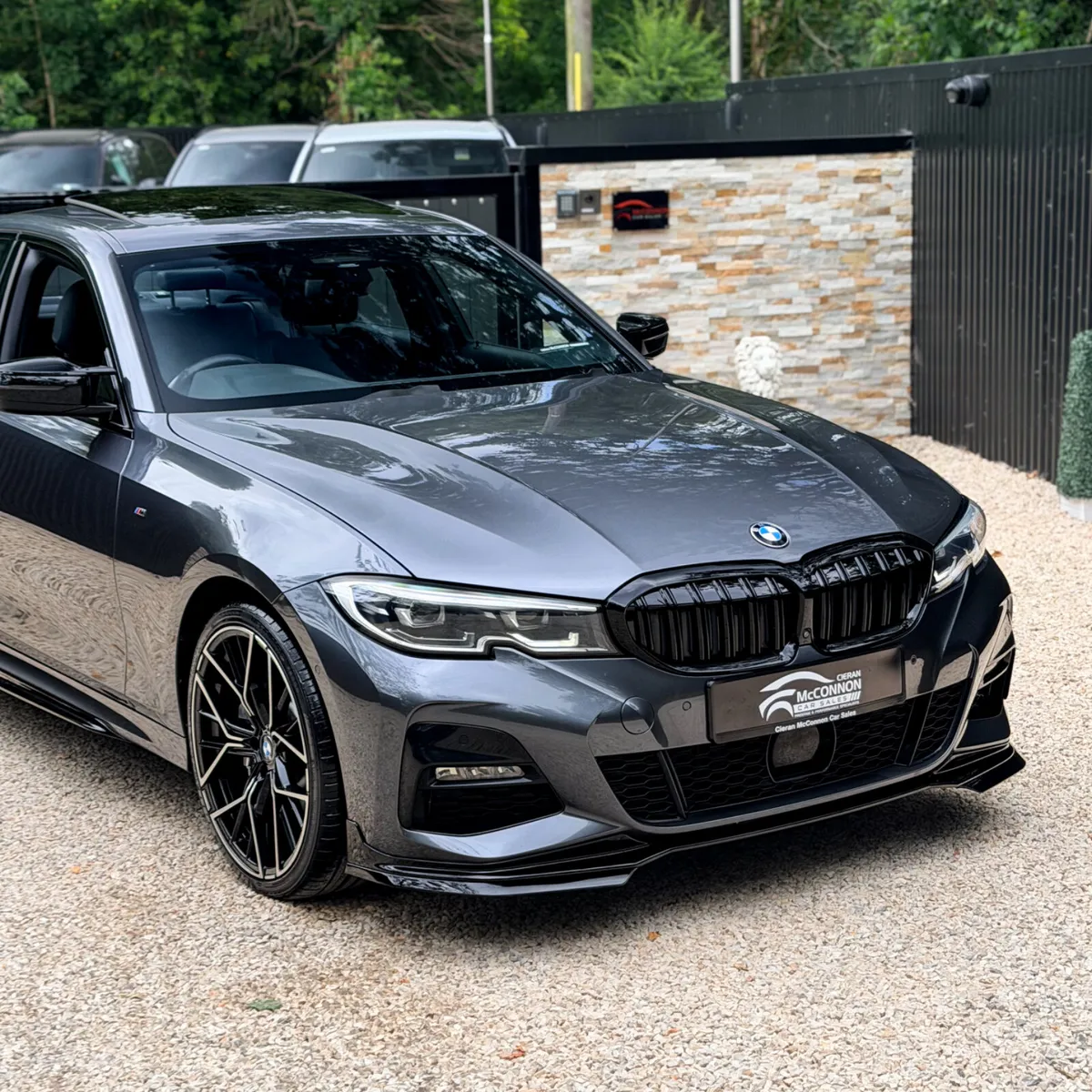 2021 (211) BMW 330E M Sport *SUNROOF* - Image 2