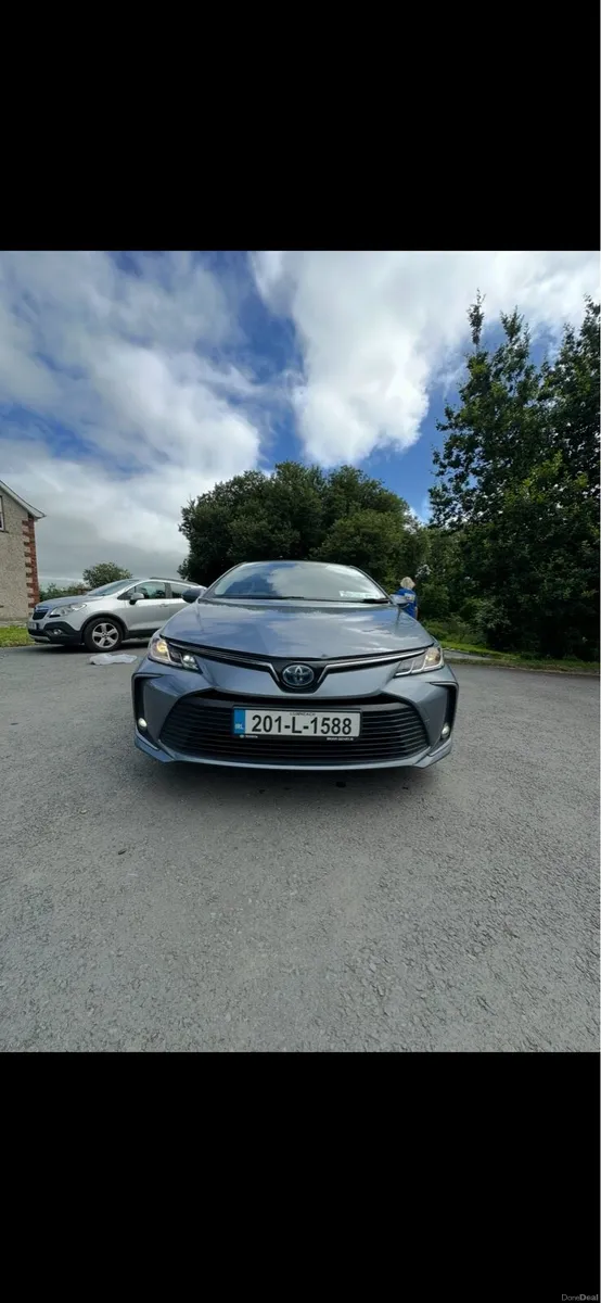 2020 Toyota corolla 1.8 Hybrid Saloon - Mint Condi - Image 4
