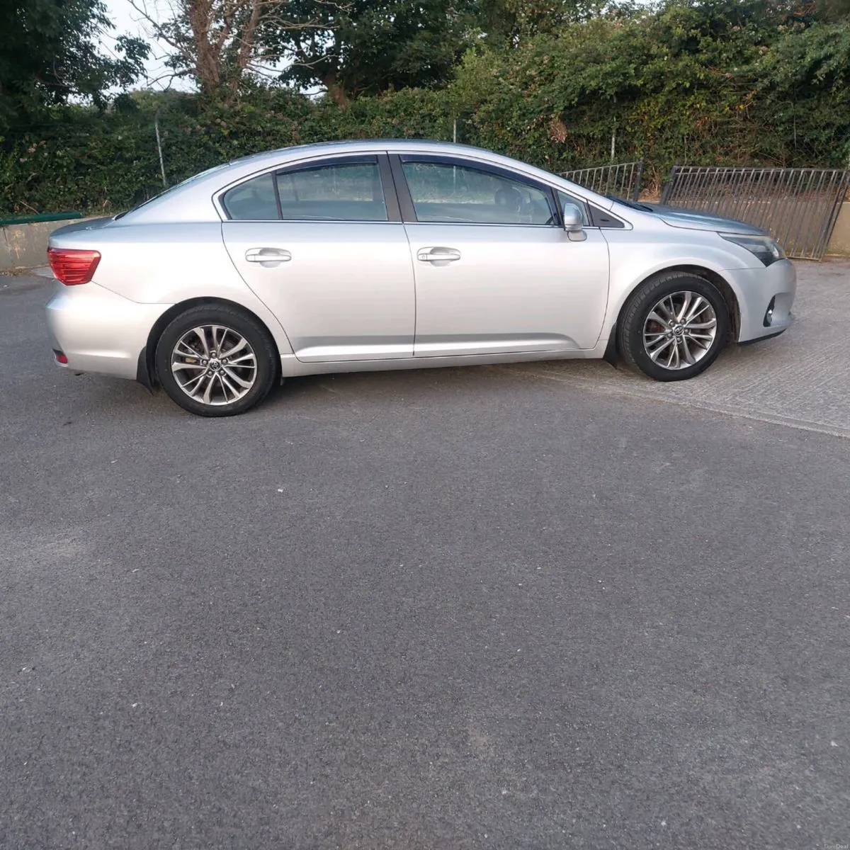 2012 toyota Avensis 2.0 nct 4/27 tax 8/26 - Image 2