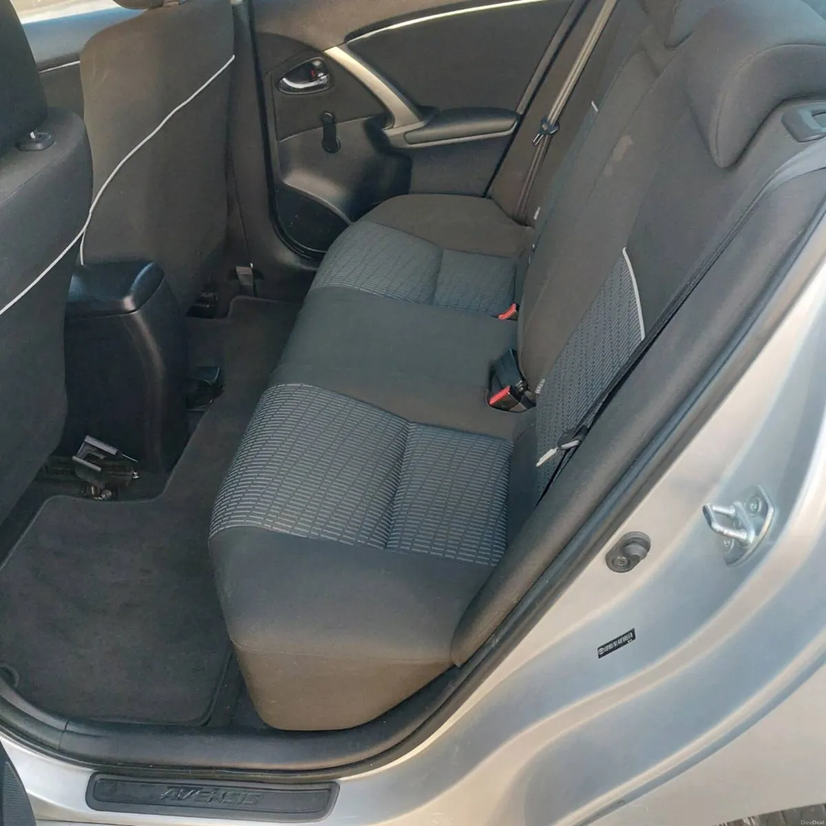 2012 toyota Avensis 2.0 nct 4/27 tax 8/26 - Image 5