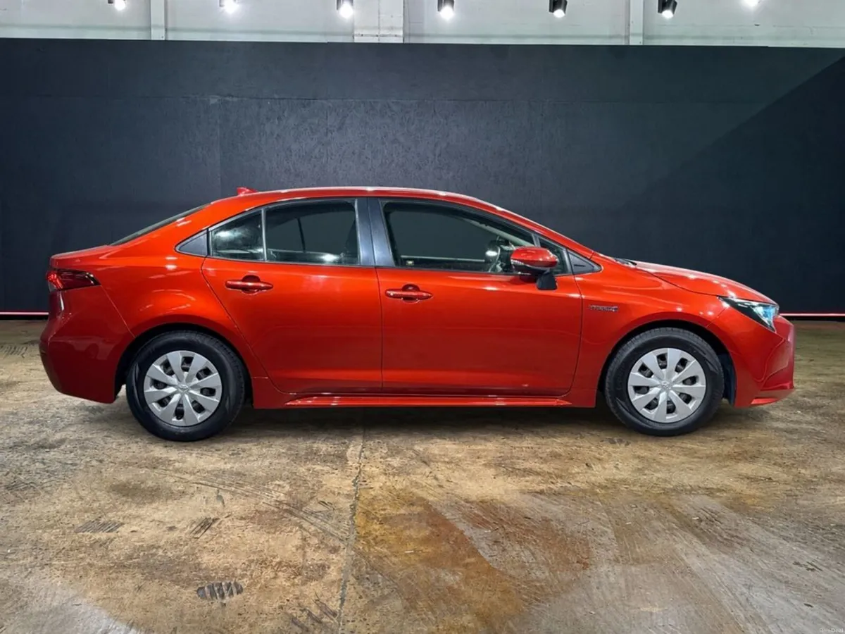 Toyota Corolla 1.8 HYBRID AUTOMATIC - CRUISE CONTR - Image 2
