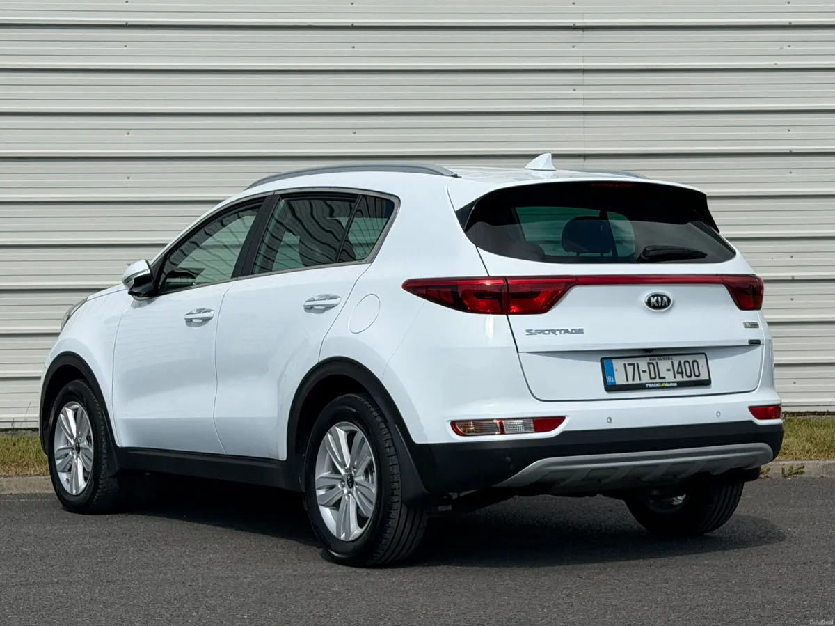 Kia Sportage 1.7 PLATINUM - Image 3