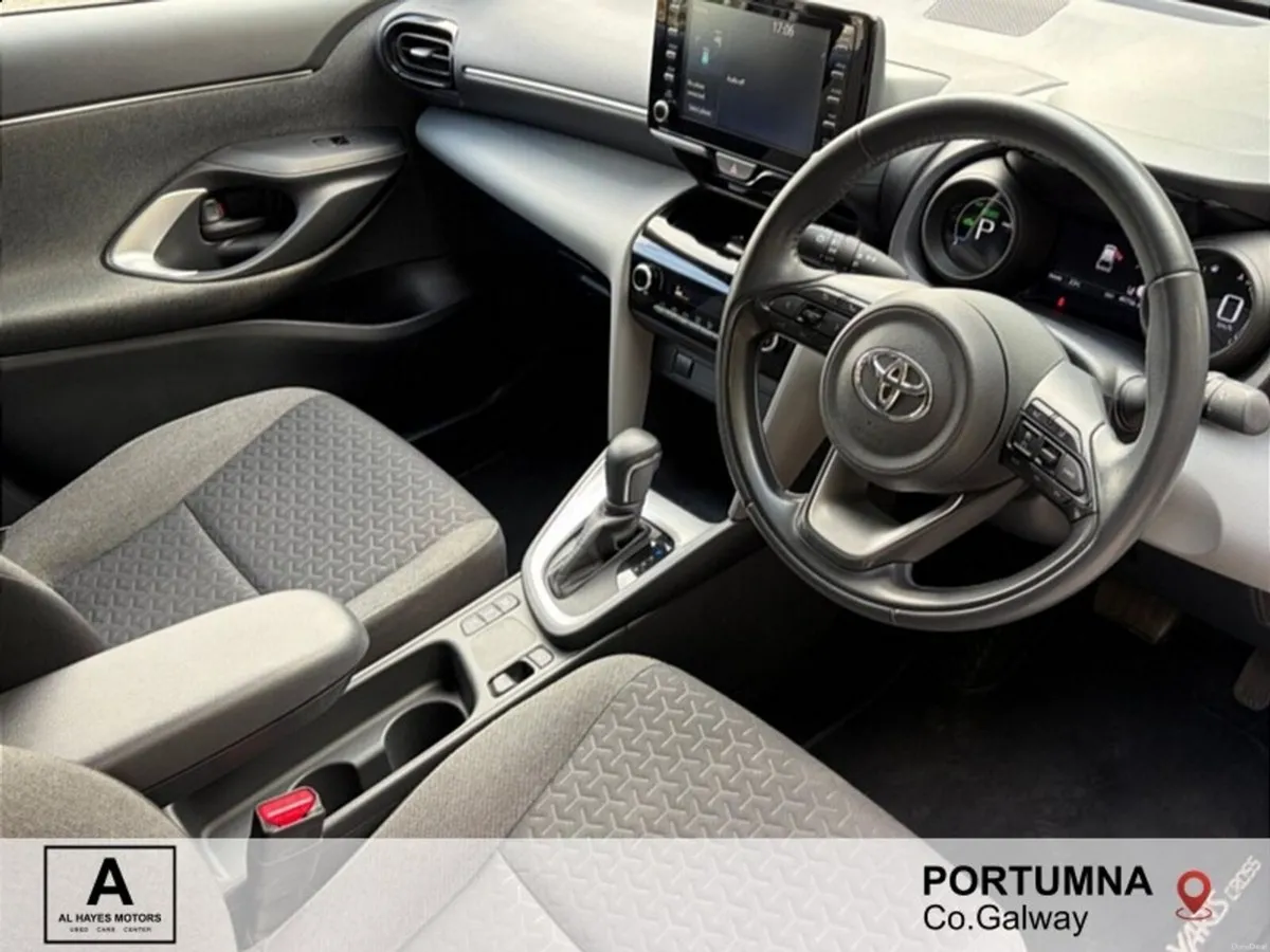 Toyota Yaris Cross 1.5 Hybrid CVT Luna - Image 2