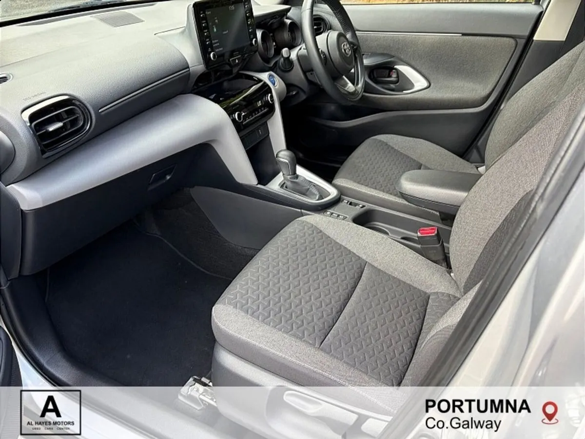 Toyota Yaris Cross 1.5 Hybrid CVT Luna - Image 4