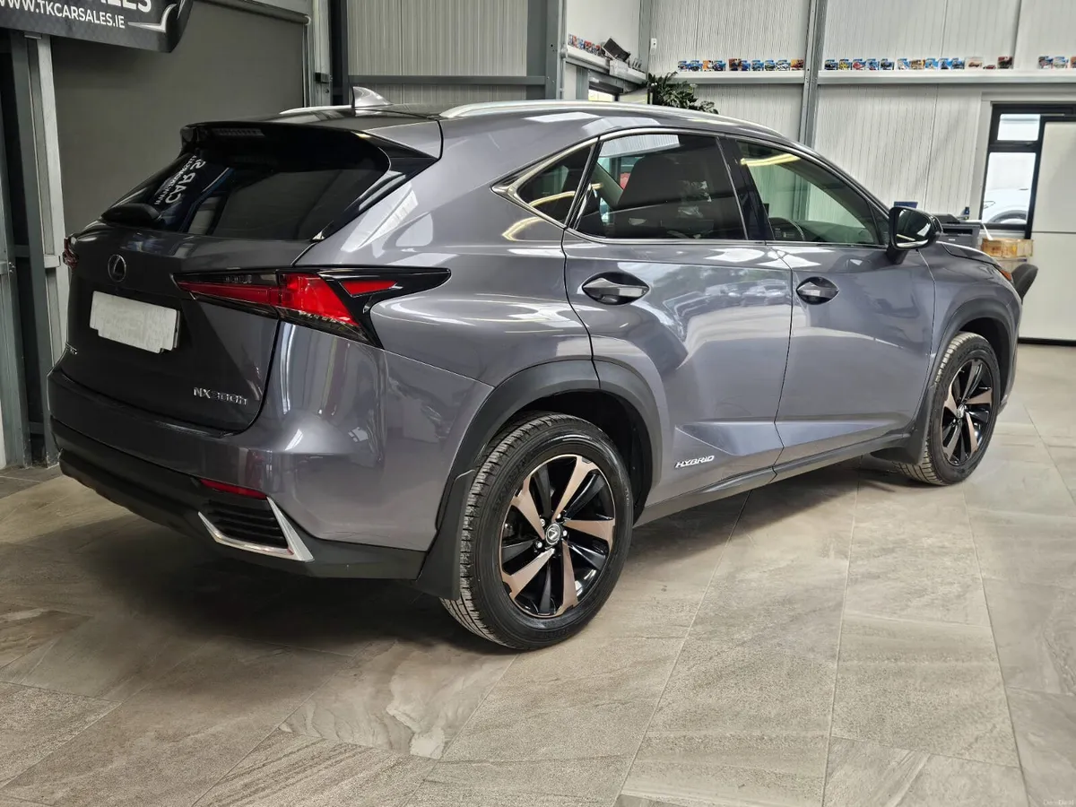 181-LEXUS NX-300 H SPORT HYBRID - Image 4