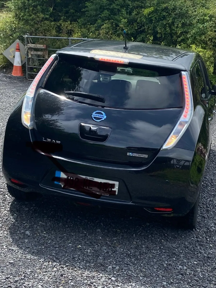 Nissan Leaf 2013 - Image 2