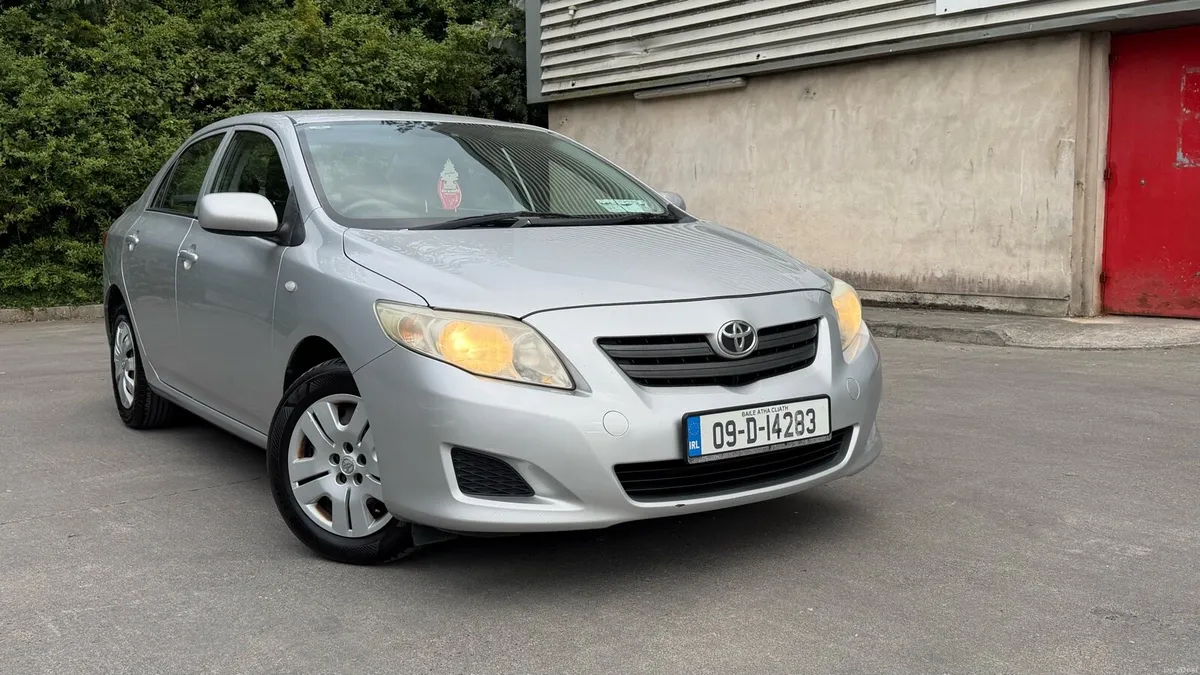 Toyota Corolla - Image 2