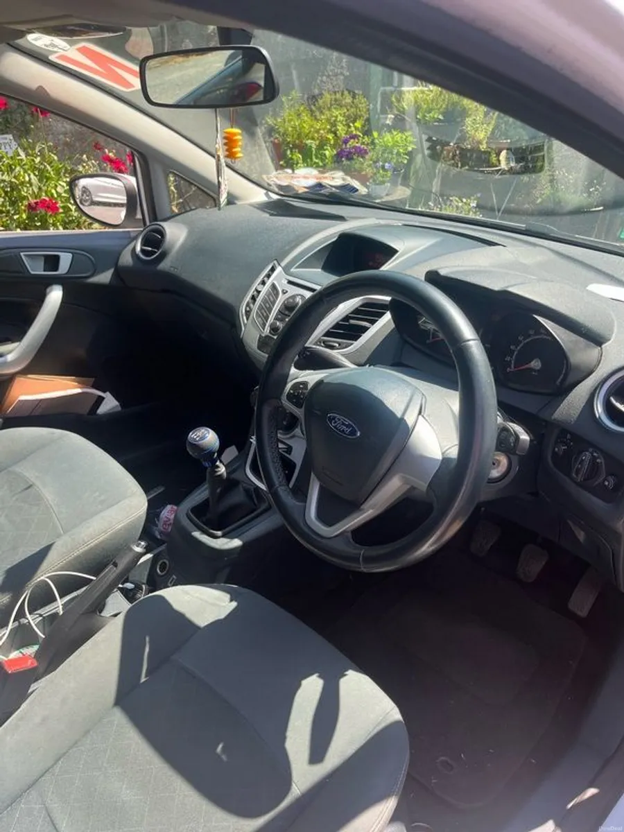 2013 Ford Fiesta - Image 4