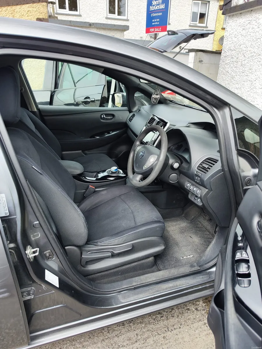 ​2015 Nissan Leaf 24kWh SV (Automatic) - Image 3