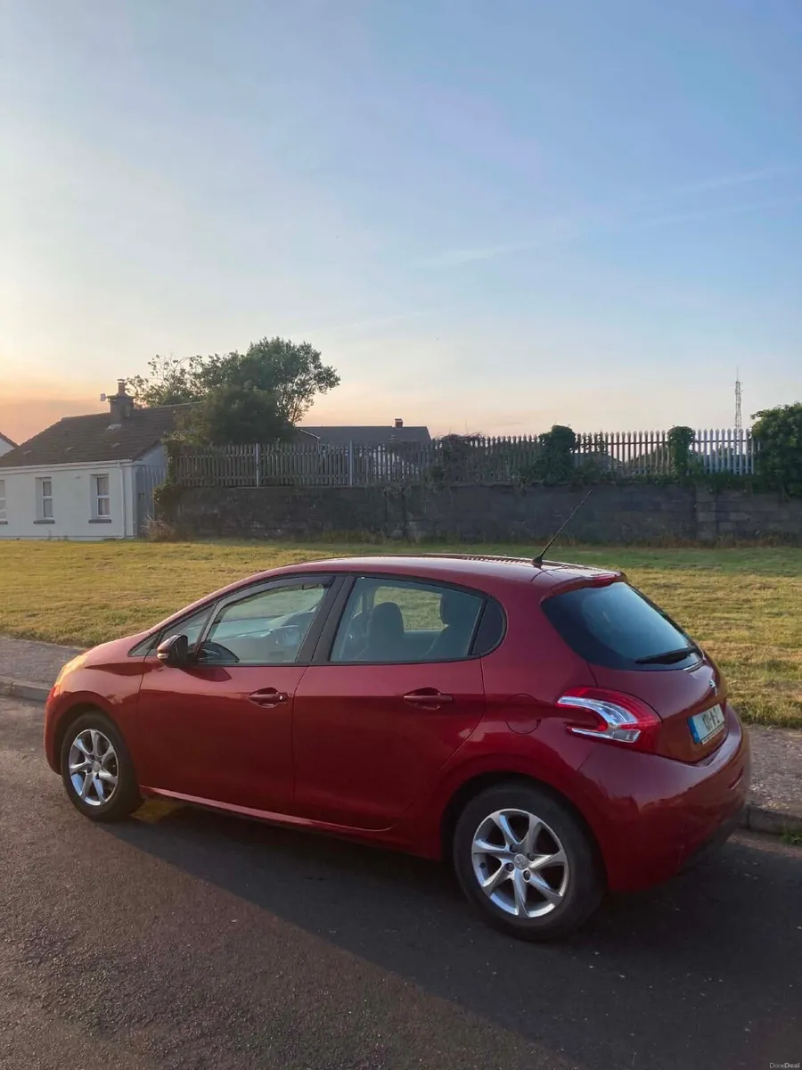Peugeot 208 2013 - Image 2