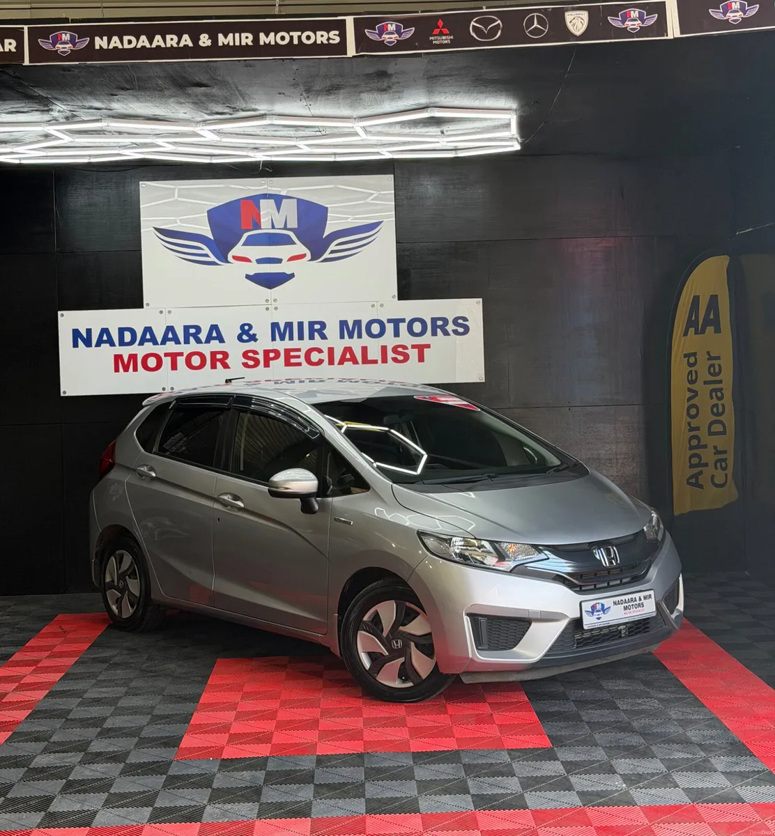 2014 Honda Fit Hybrid - Image 5