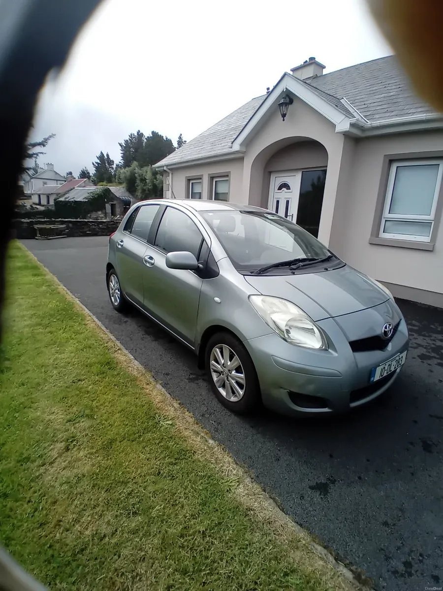 Toyota Yaris 2010 - Image 1