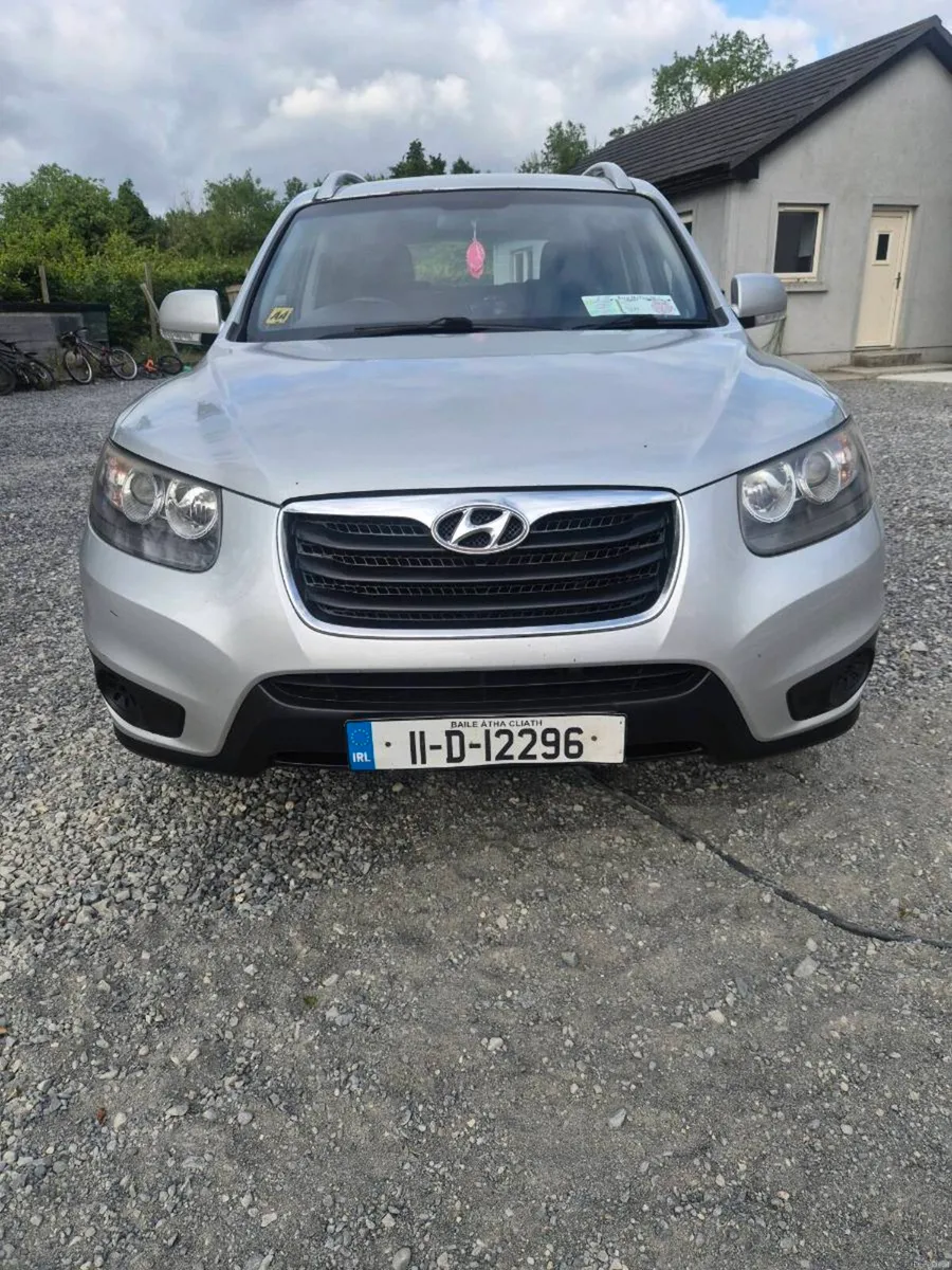 2011 Hyundai Santa Fe - Image 1