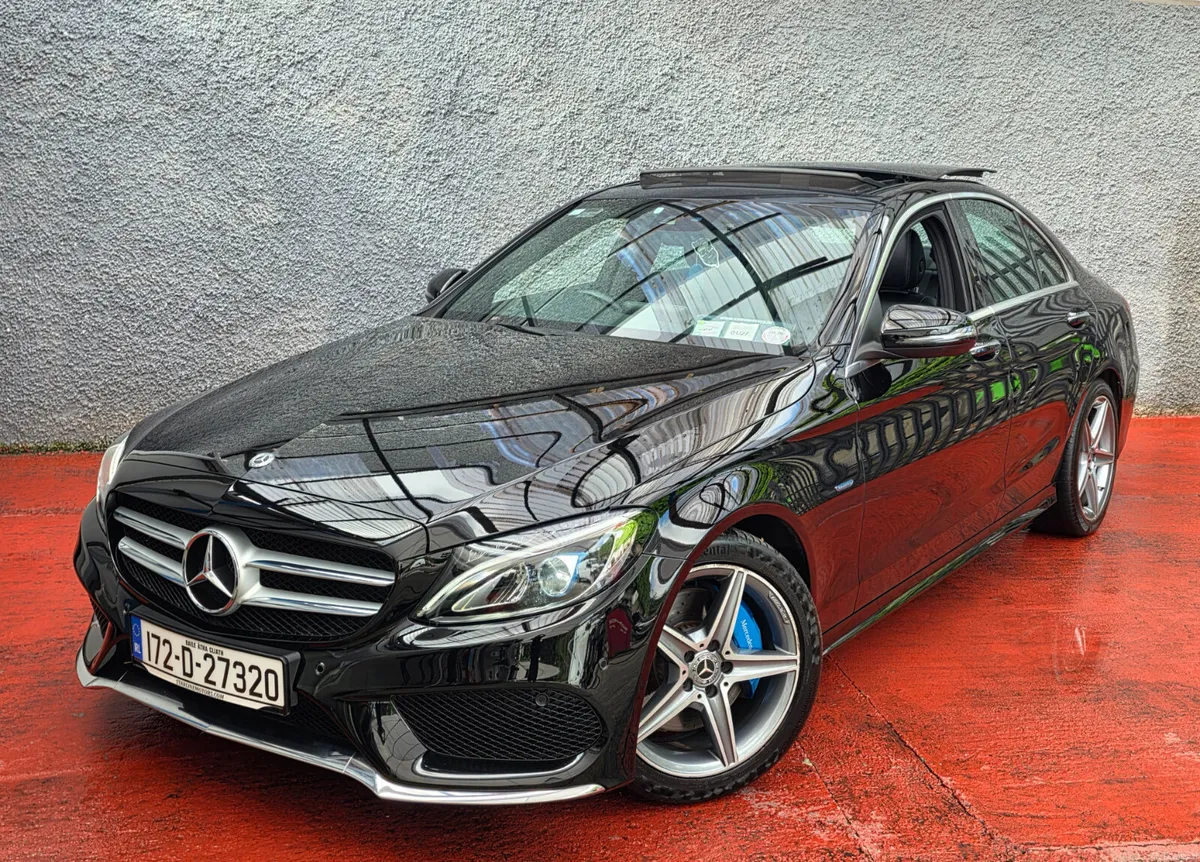 2017 Mercedes-Benz C350e Amg Premium plus 77km - Image 4