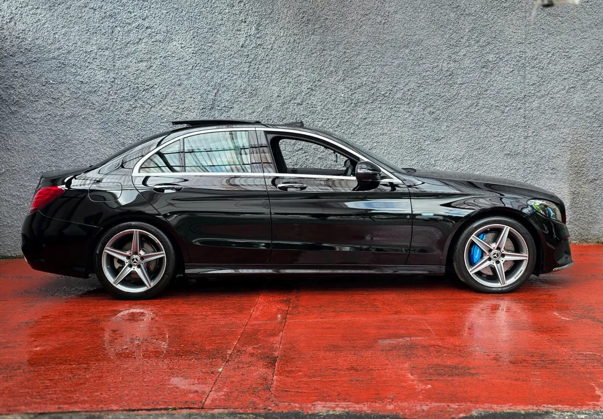 2017 Mercedes-Benz C350e Amg Premium plus 77km - Image 5