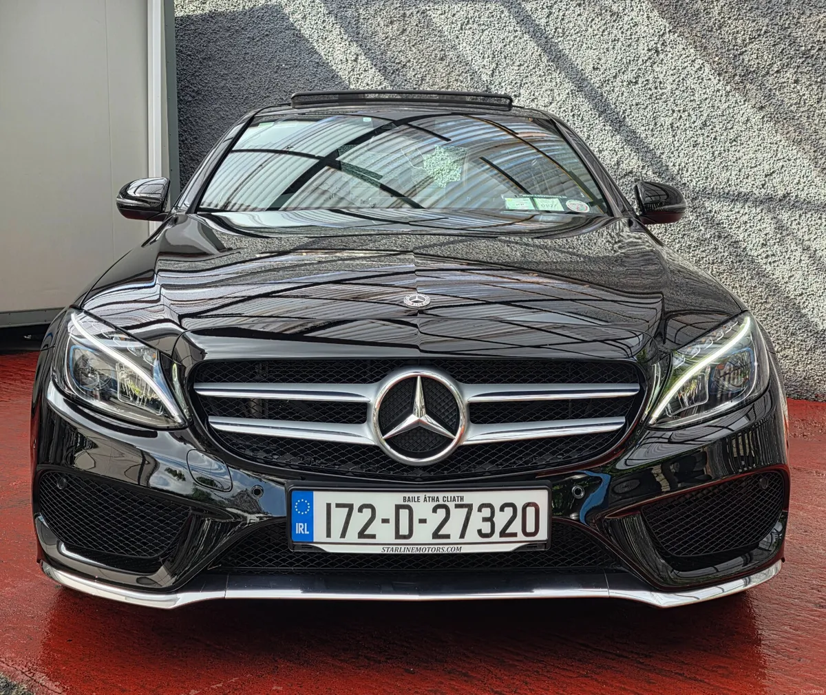 2017 Mercedes-Benz C350e Amg Premium plus 77km - Image 2