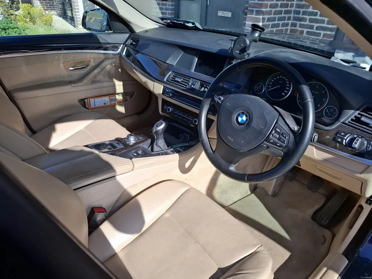 2012 BMW 520D manual in great condition - Image 3