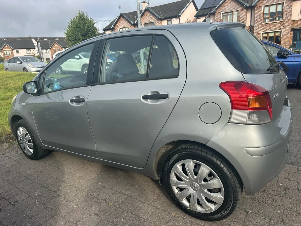 Toyota yaris 2010 - Image 3