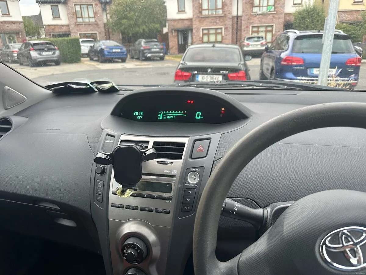 Toyota yaris 2010 - Image 5