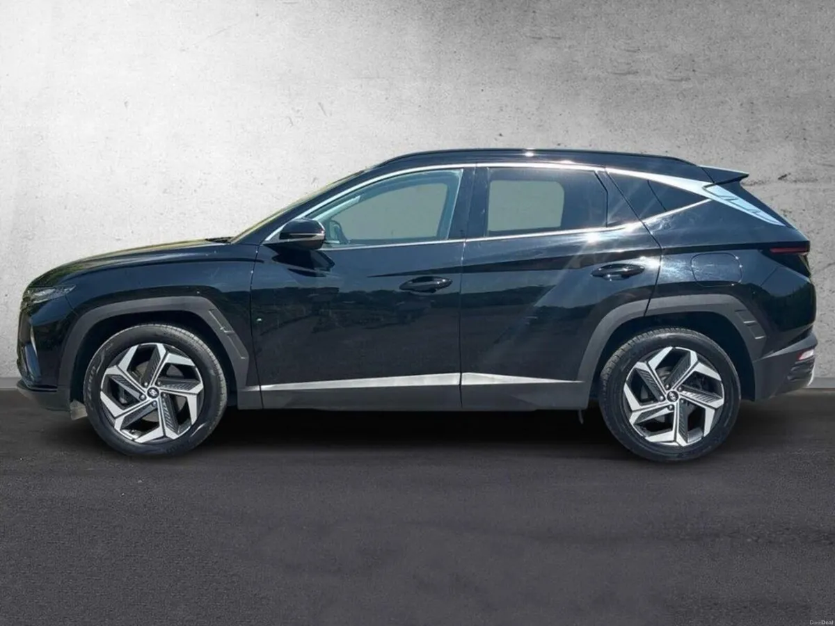 211 Hyundai Tucson Auto Hybrid Low km - Image 4