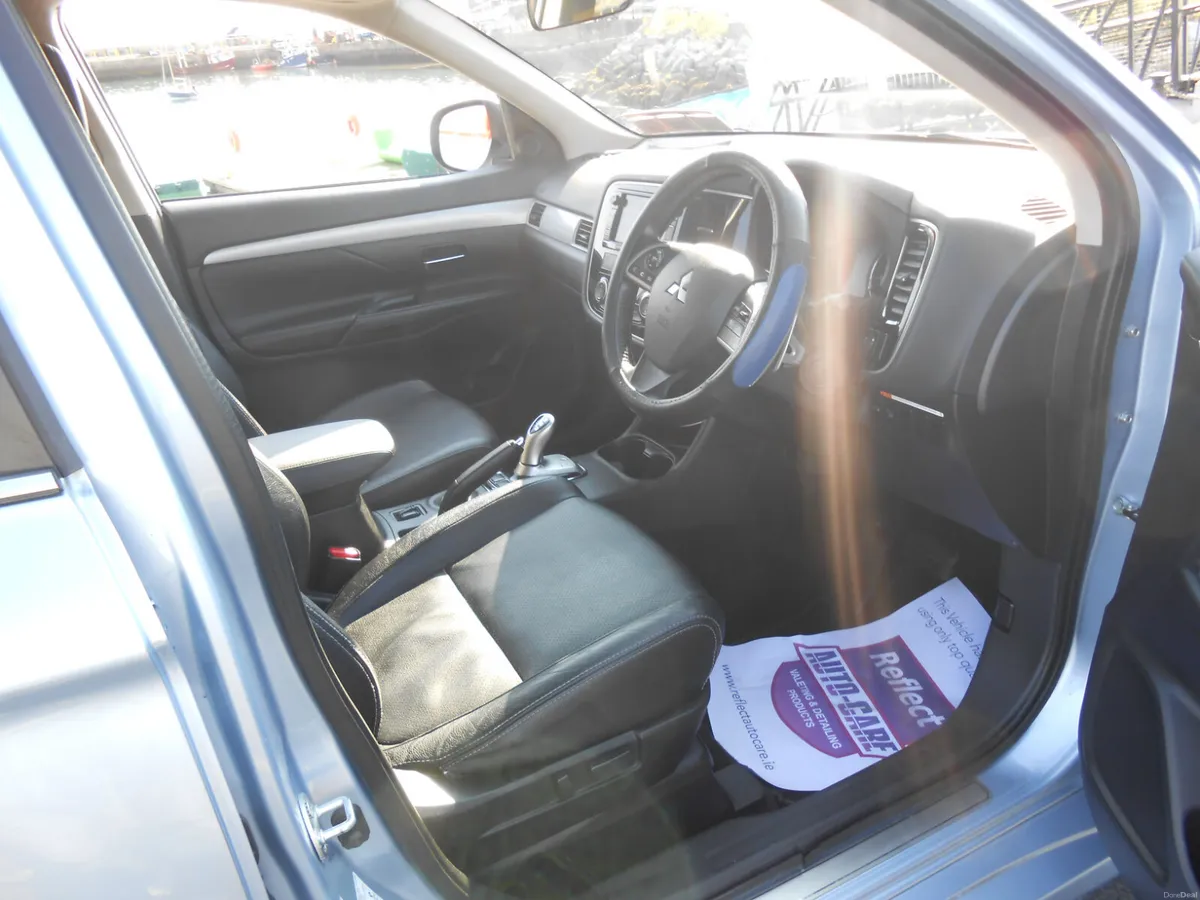 Mitsubishi Outlander PHEV Very High Spec 2015 - Image 3