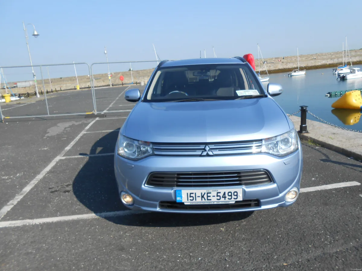 Mitsubishi Outlander PHEV Very High Spec 2015 - Image 6