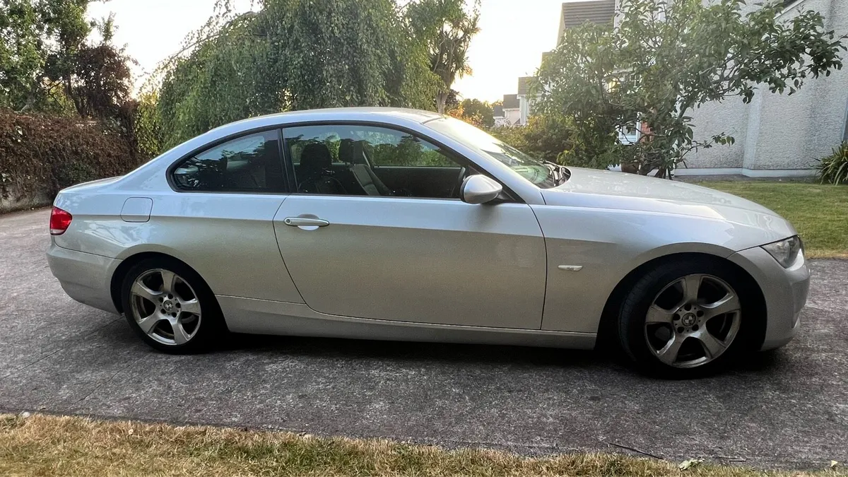BMW 320 D E92 SE Coupe, Manual - Image 5