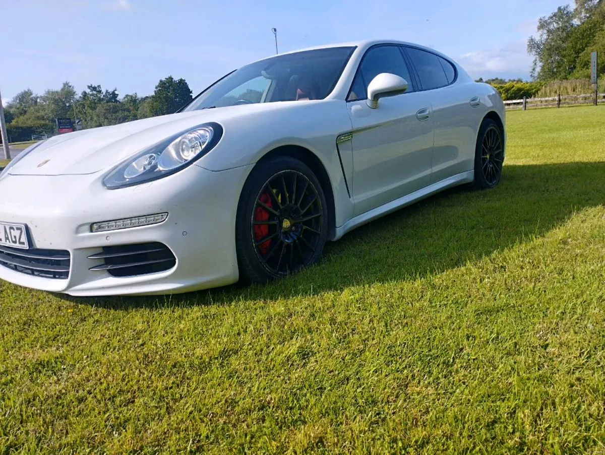 Porsche Panamera Platinum Facelift 3.0d V6 Sunroof - Image 2