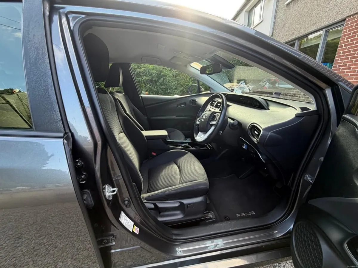 Toyota Prius 2019 - Image 3
