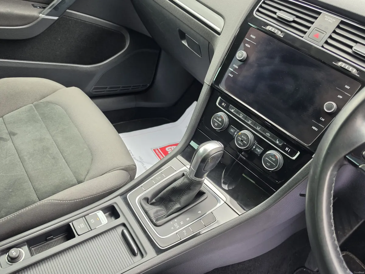 Volkswagen Golf 2019 digital dash automatic - Image 4
