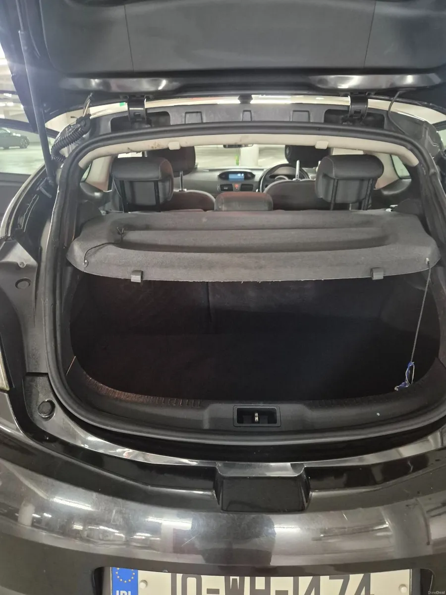 Renault Megane 2010 - Image 2