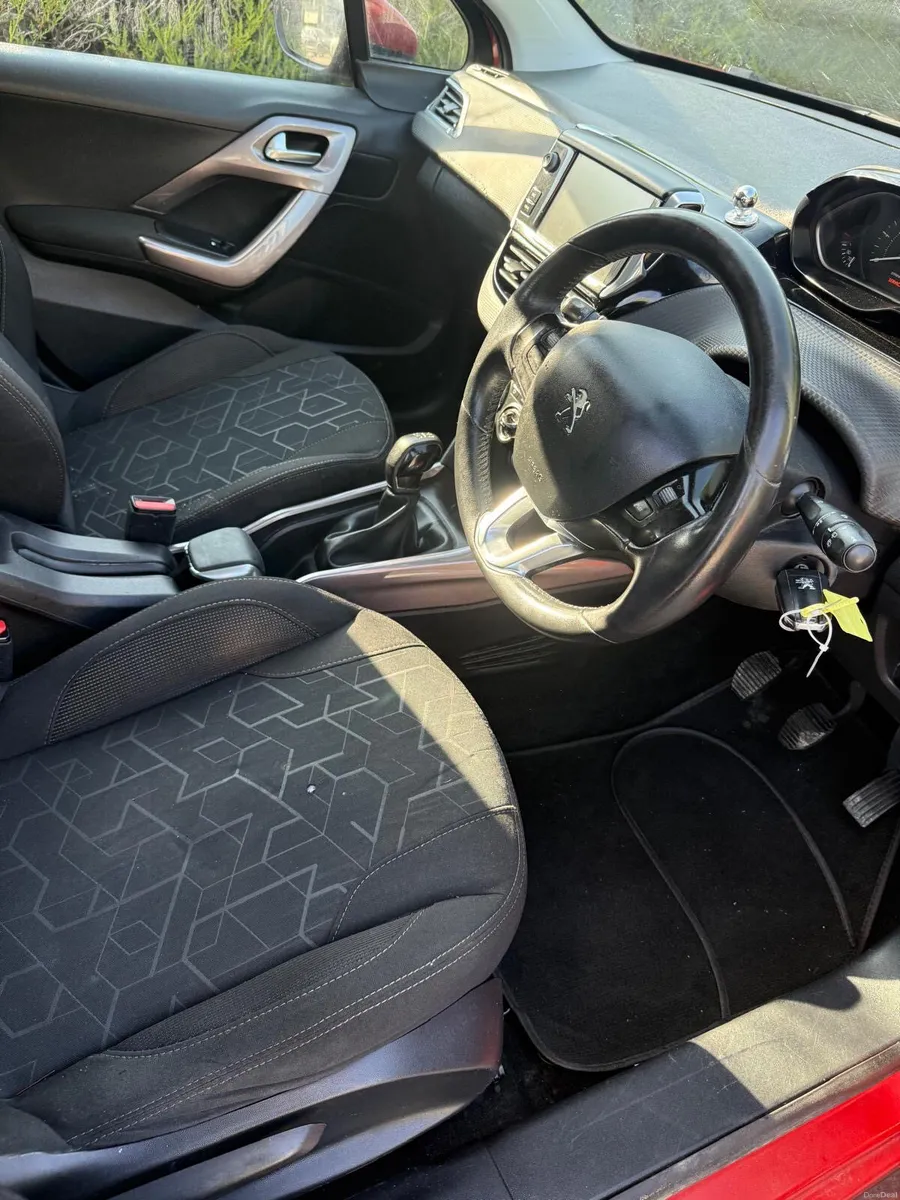 Peugeot 2008 2015 - Image 6
