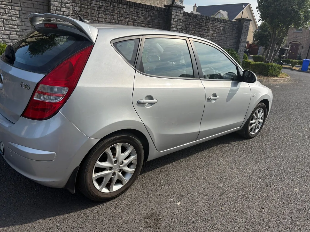 Hyndai i30 petrol - Image 4
