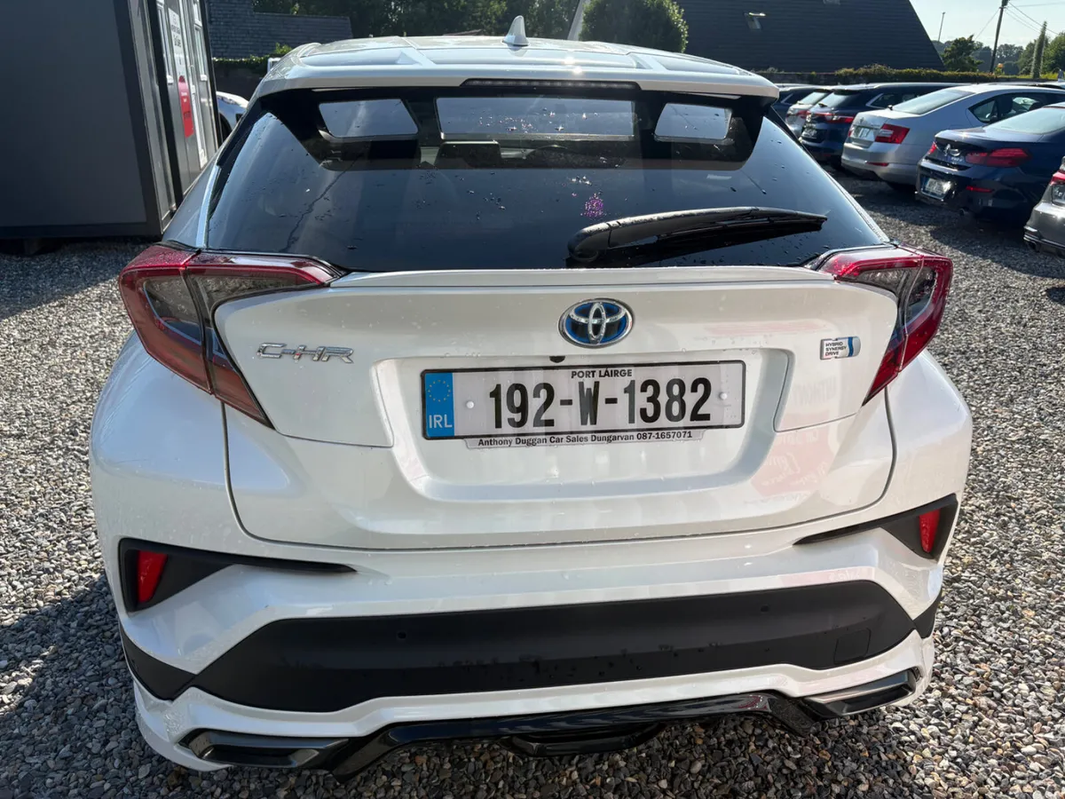 192 Toyota C-HR NERO Edition - Image 4