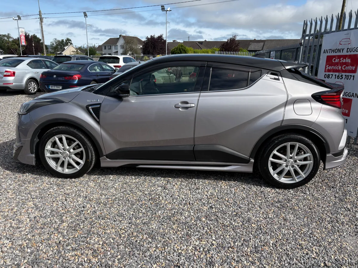 2020 Toyota C-HR Sport - Image 6
