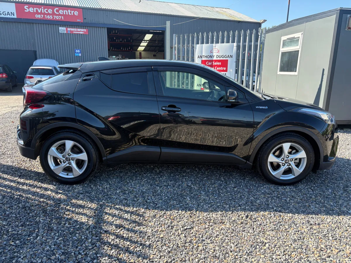 182 Toyota C-HR Luna - Image 2