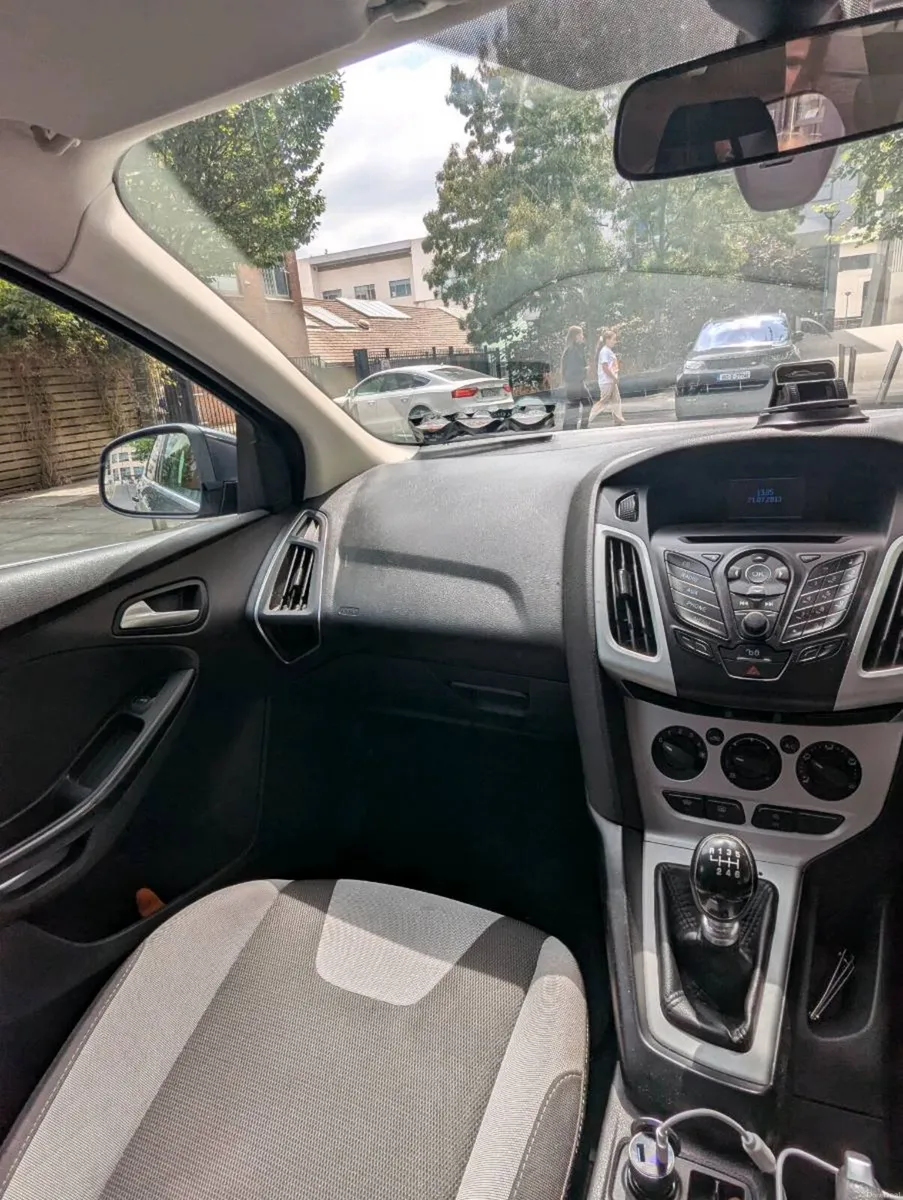 Ford focus 2013 NCT 02/27 Manual 177kmI'm - Image 4