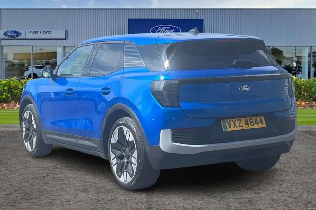 Ford Explorer Premium - Image 2