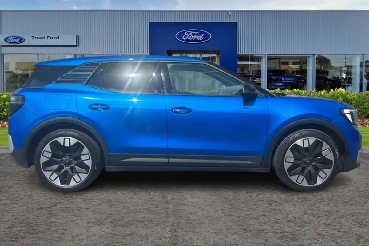 Ford Explorer Premium - Image 3