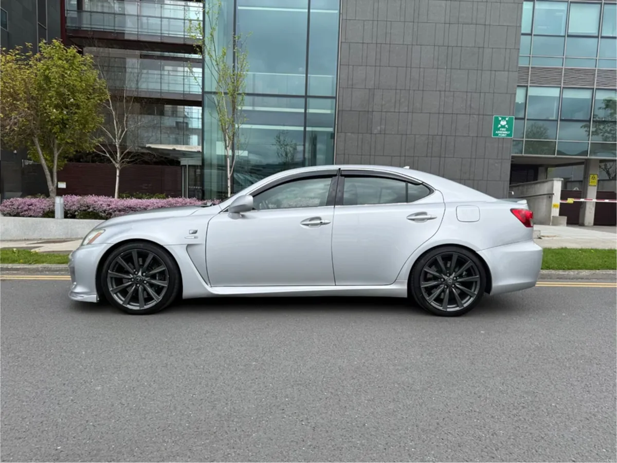 Lexus IS AUTO - Image 1