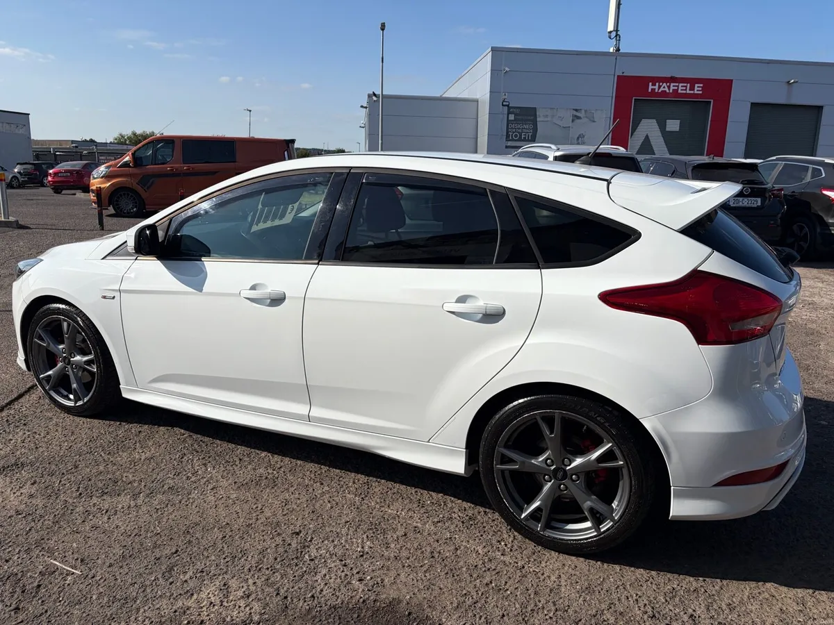 Ford focus - Image 4