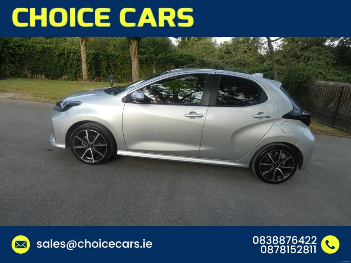 Toyota Yaris 1.5 AUTO HYBRID NEW 17 INCH ALLOYS - Image 4