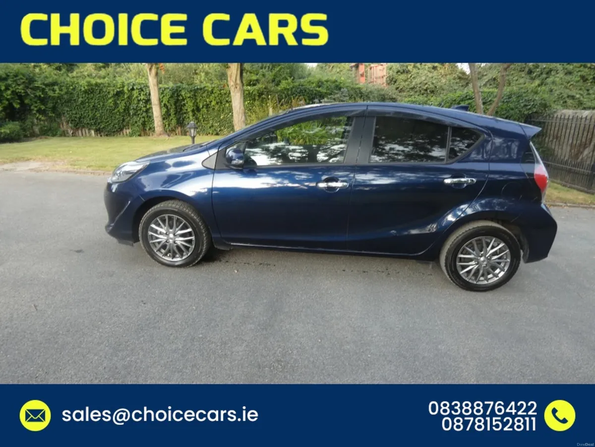Toyota Aqua 1.5 AUTO HYBRID ANDROID AUTO - Image 3
