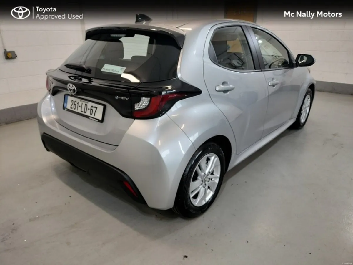 Toyota Yaris HYBRID Luna ex demo LOW KMS - Image 3