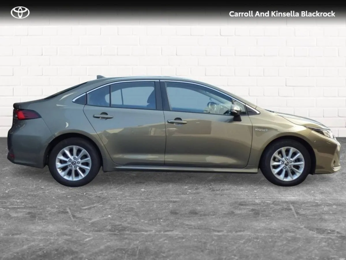 Toyota Corolla Hybrid Luna Saloon - Image 3