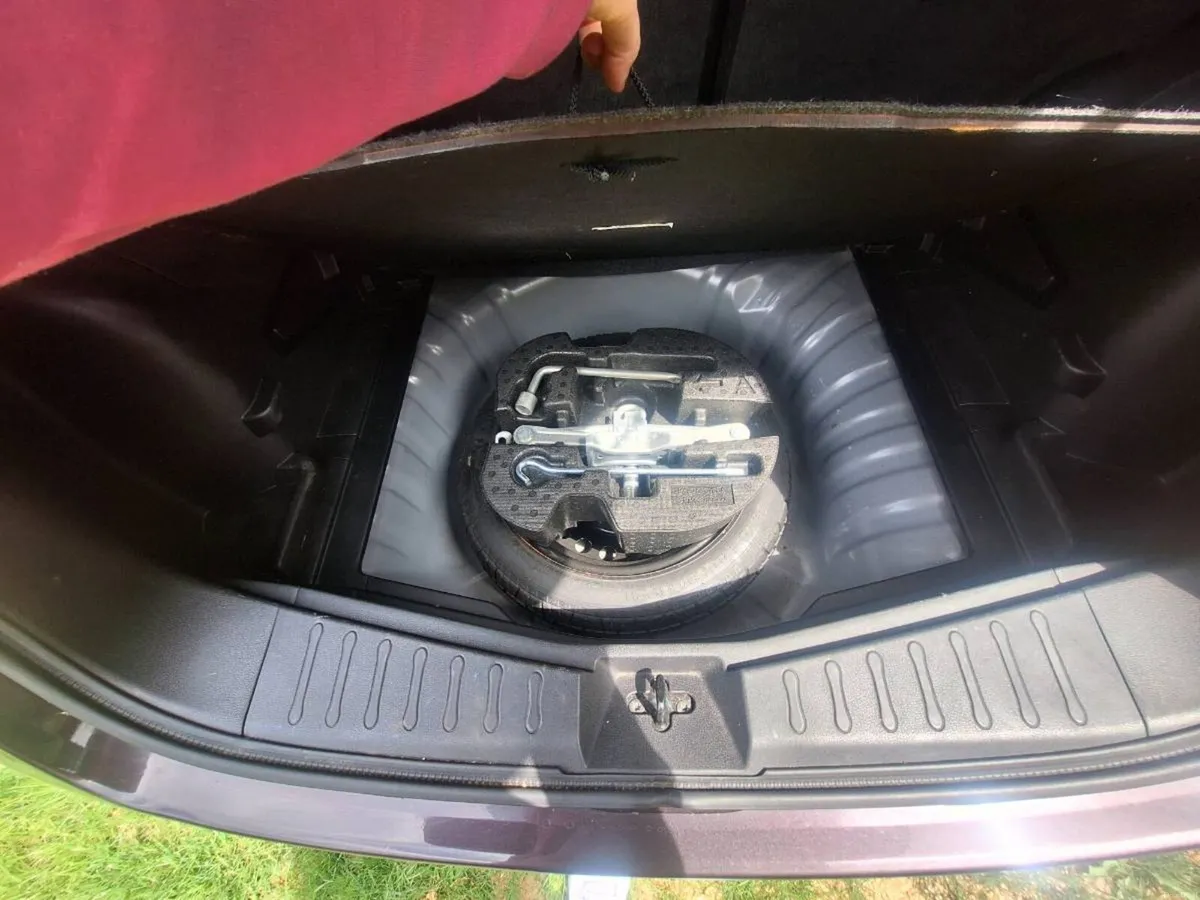 Car - Image 6