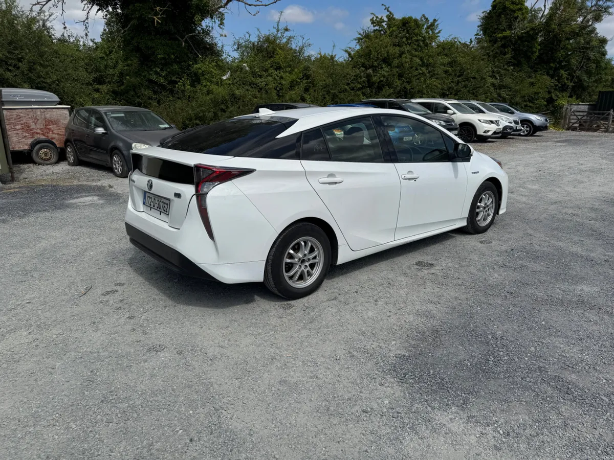 Toyota Prius hybrid automatic..NCT 24/03/28 - Image 3