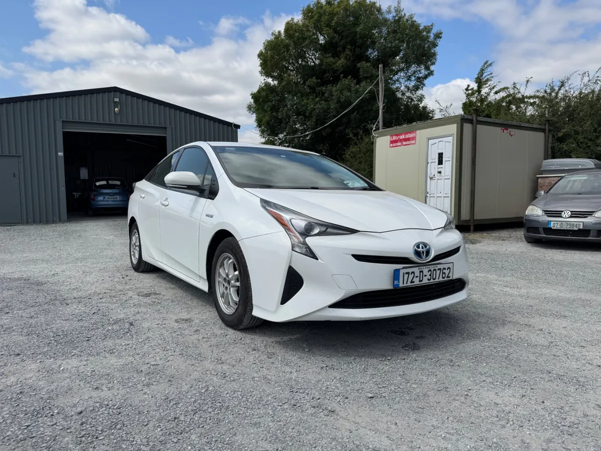 Toyota Prius hybrid automatic..NCT 24/03/28 - Image 2